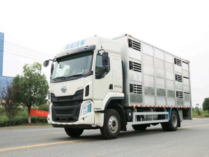 東風(fēng)天錦6.8米畜禽運(yùn)輸車