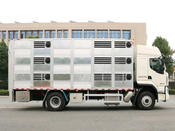 柳汽9.6米畜禽運(yùn)輸車
