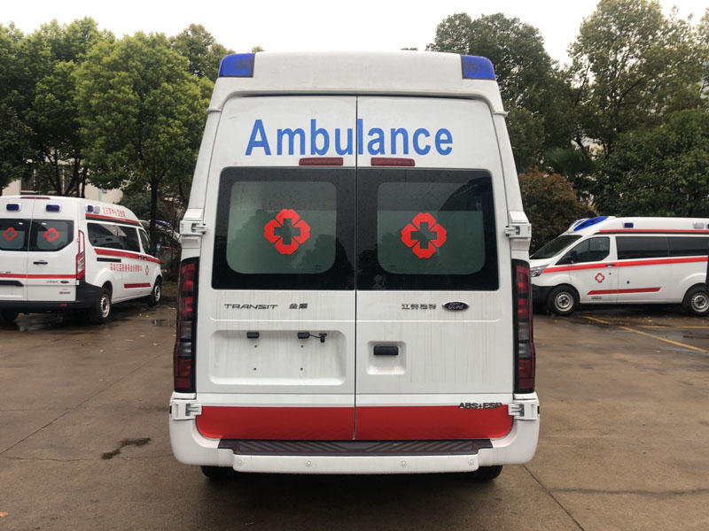 福特V348長軸高頂救護(hù)車