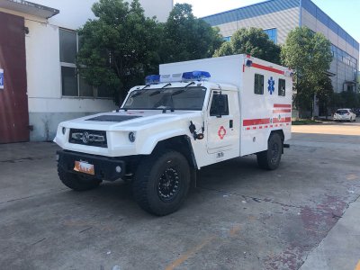 東風(fēng)猛士越野型柴油版救護(hù)車(chē)