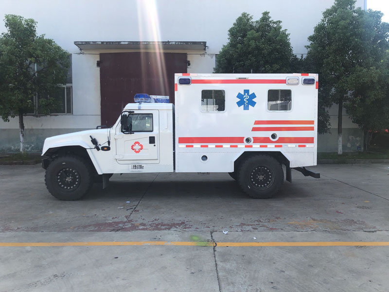 東風(fēng)猛士越野型柴油版救護車