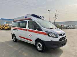新全順中軸中頂柴油版救護(hù)車