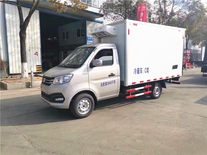 長安跨越王3米冷藏車