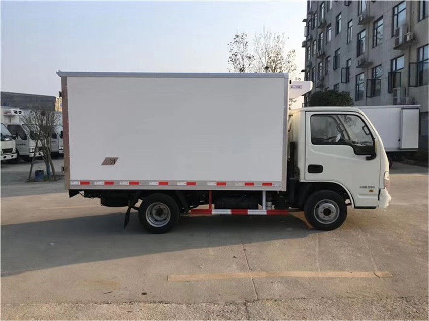 上汽躍進(jìn)福星3.26米冷藏車