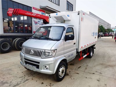 長(zhǎng)安神琪3.3米冷藏車(chē)