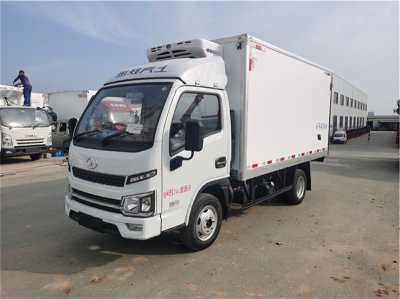 上汽躍進(jìn)柴油版冷藏車(chē)