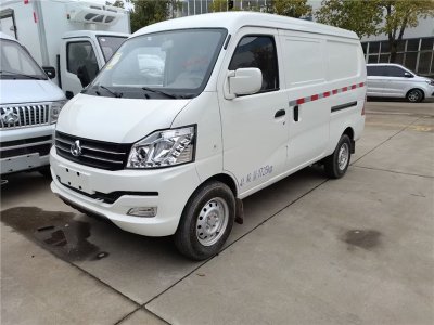 重慶長(zhǎng)安V3面包冷藏車(chē)
