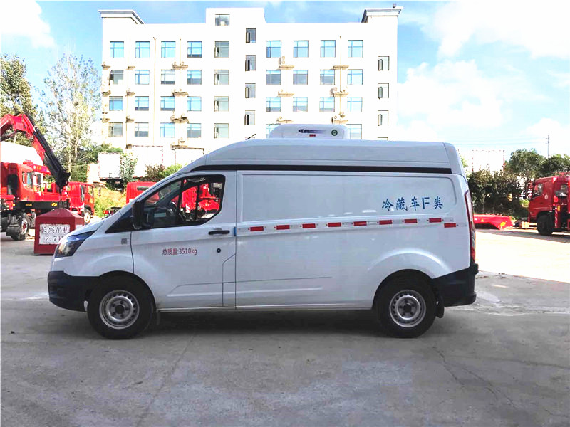 江鈴福特面包冷藏車(chē)
