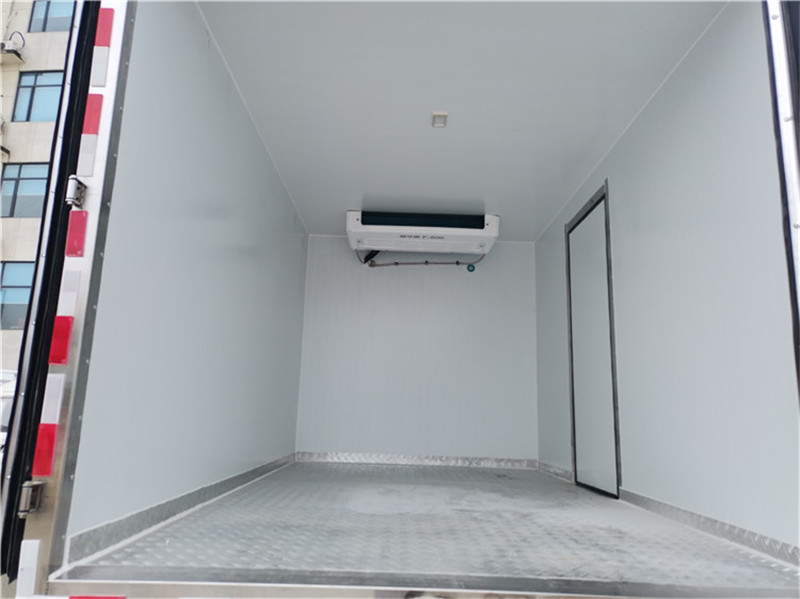 重汽豪沃4.2米冷藏車(chē)