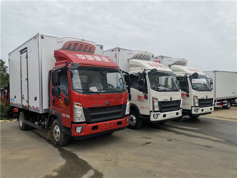 重汽豪沃4.2米冷藏車(chē)