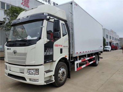 解放J6L高頂雙臥6.8米冷藏車