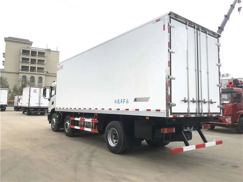東風(fēng)天錦KR前四后四平頂冷藏車(chē)