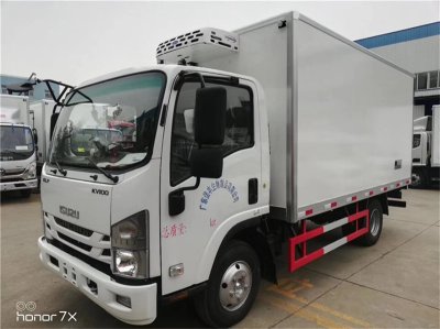 慶鈴五十鈴KV100藍(lán)牌冷藏車(chē)