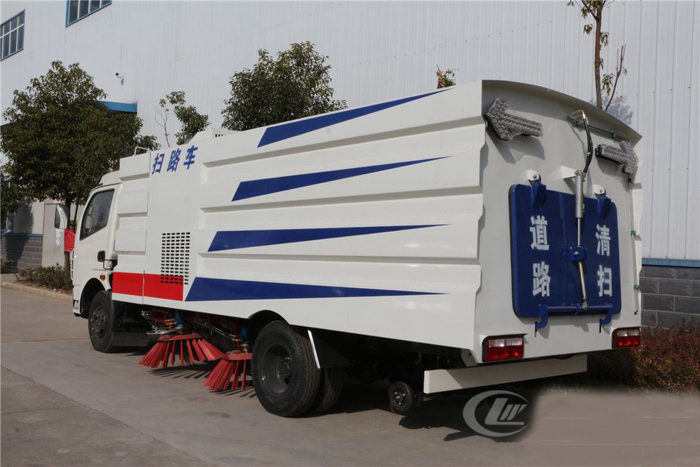 不上牌東風(fēng)多利卡掃路車2.5立方水/5立方塵