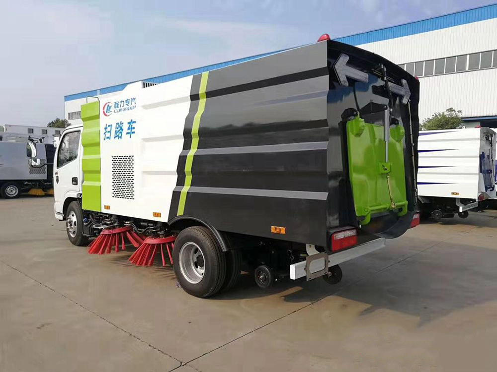 東風(fēng)D6掃路車1.5立方水/4立方塵
