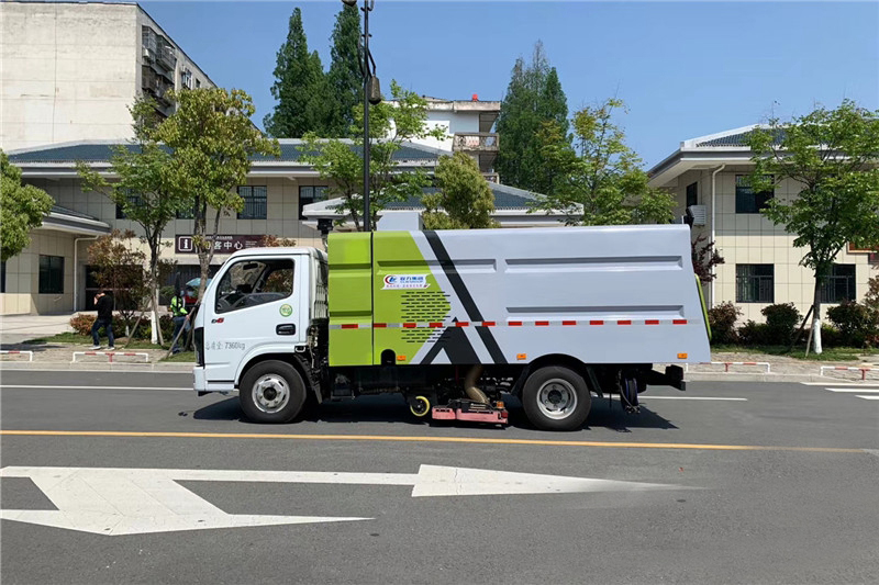 東風(fēng)小多利卡5方吸塵車1立方水/4立方塵