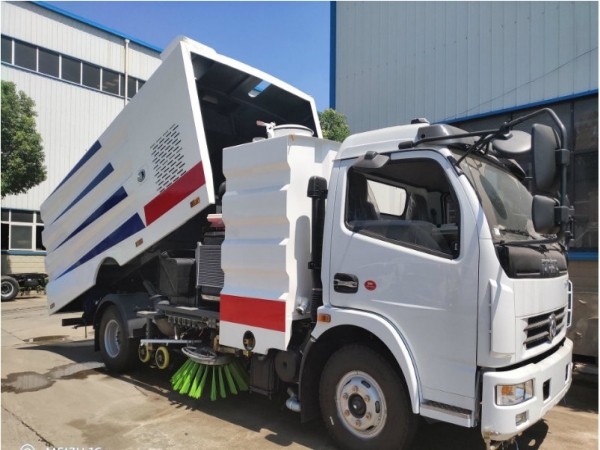 東風(fēng)天錦洗掃車7立方水/9立方塵