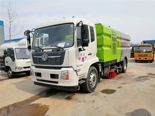 東風(fēng)天錦洗掃車(chē)