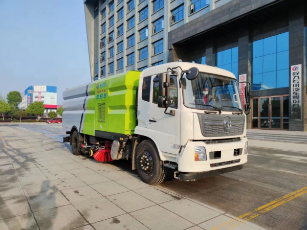 東風(fēng)天錦洗掃車(chē)