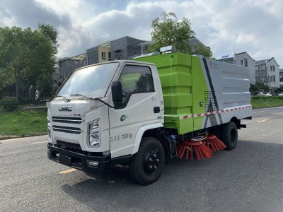 江鈴凱銳掃路車