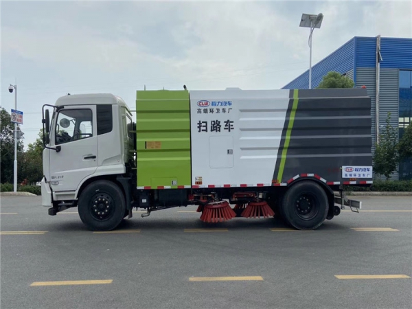 東風(fēng)天錦12方掃路車