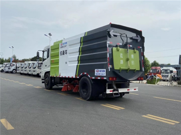 東風(fēng)天錦12方掃路車