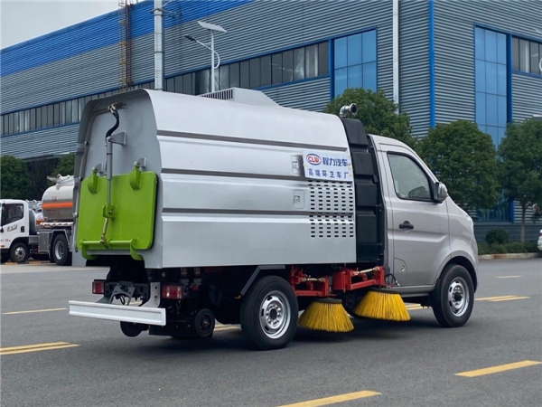 長安2方掃路車