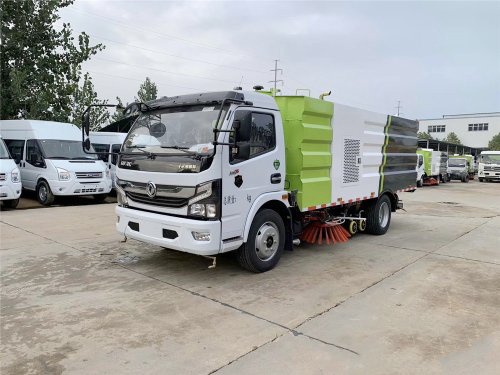 東風(fēng)D7掃路車2.5立方水/5立方塵