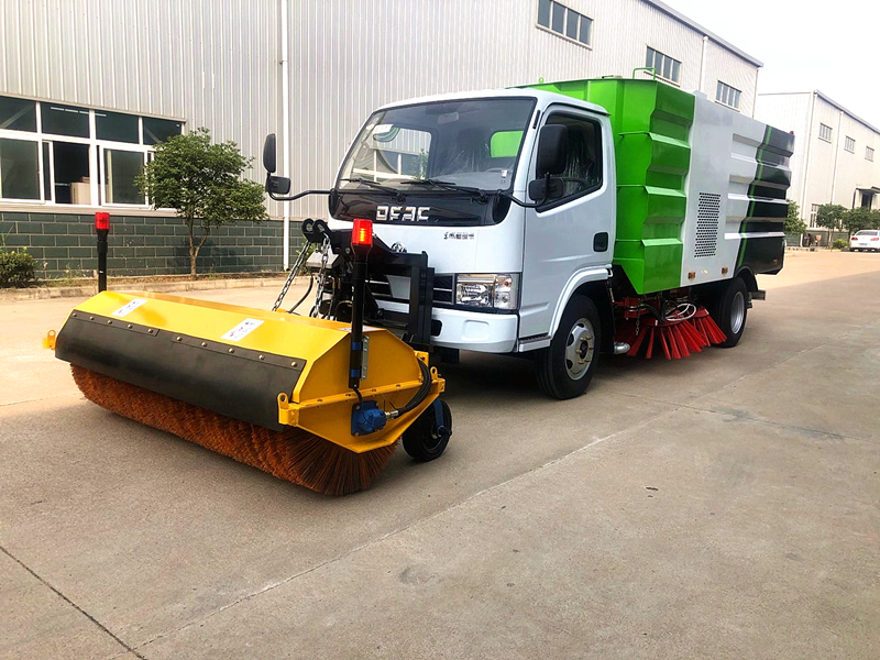 東風小多利卡掃路車