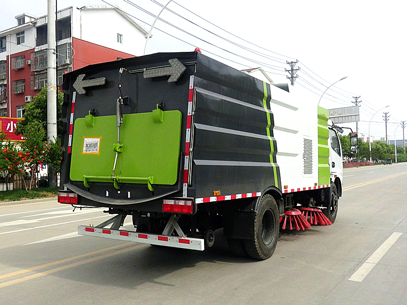 東風(fēng)大多利卡掃路車