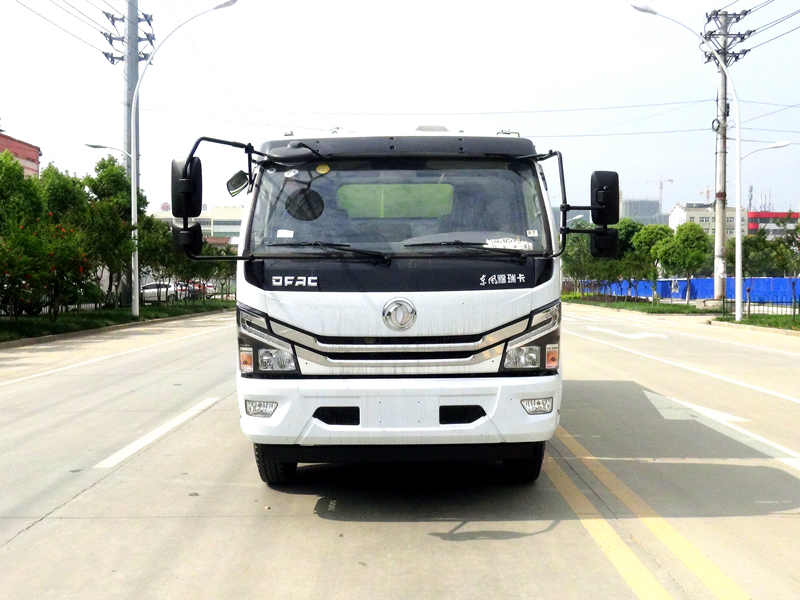 東風(fēng)大多利卡掃路車