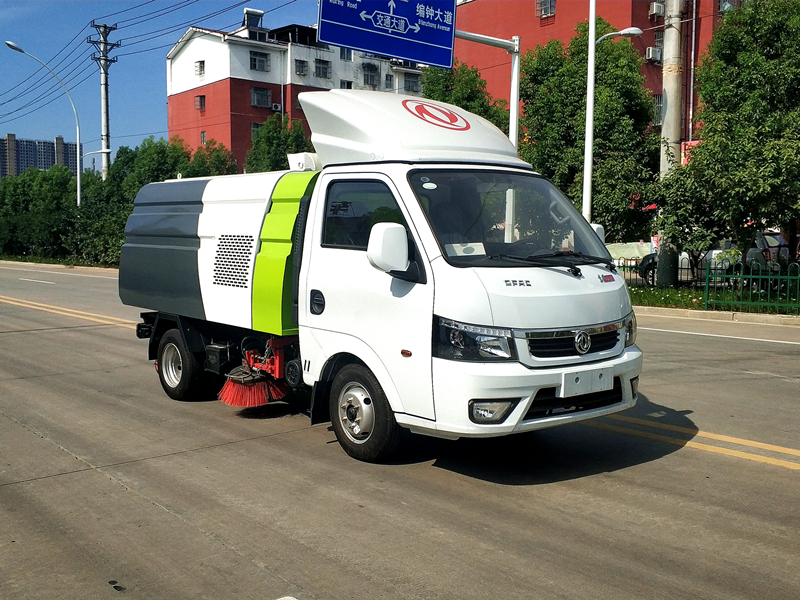 東風(fēng)途逸藍(lán)牌掃路車柴油版