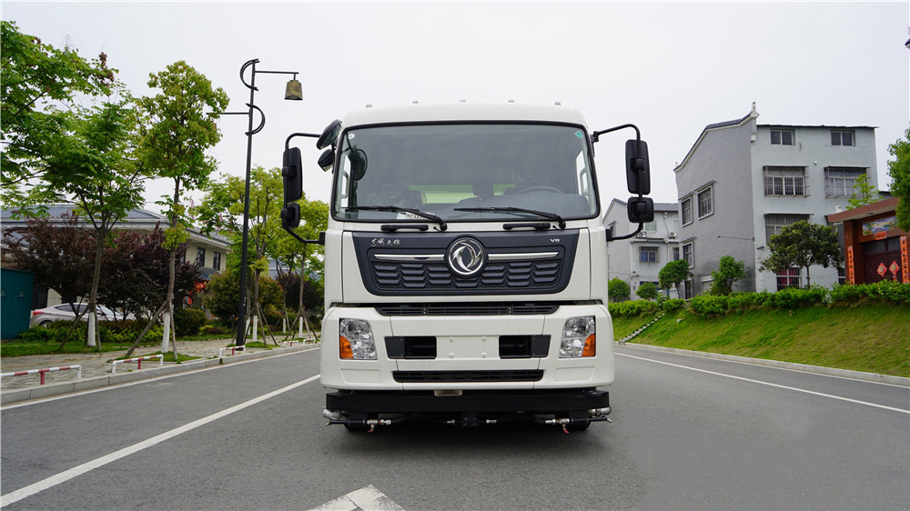 東風(fēng)天錦洗掃車9立方水/7立方塵