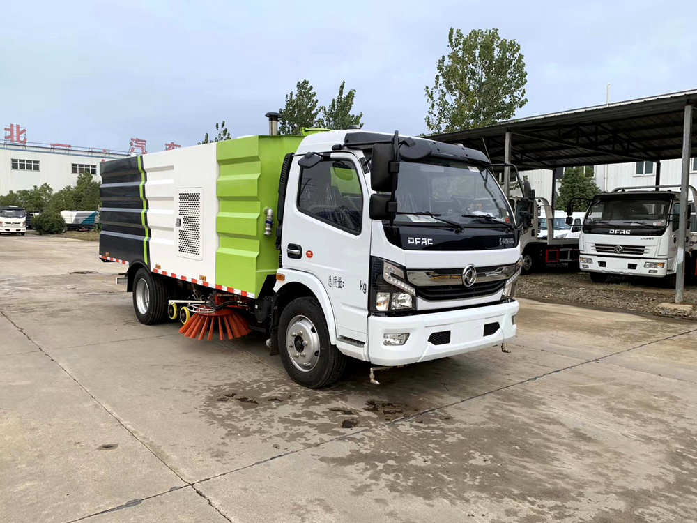 東風(fēng)D7洗掃車4立方水/5立方塵