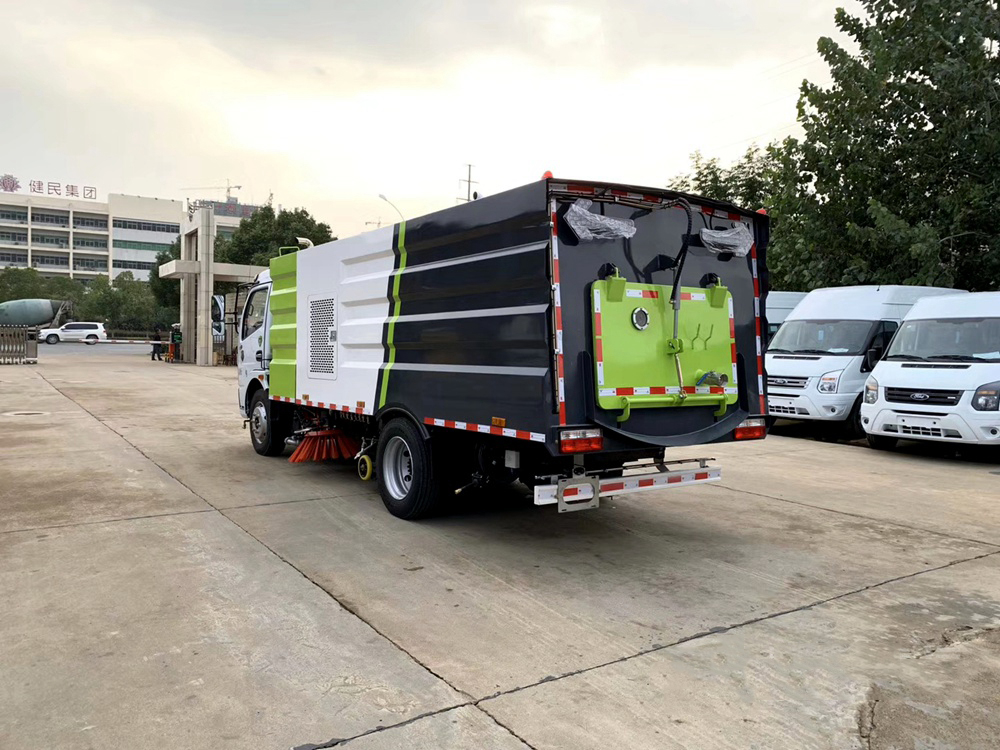 東風(fēng)D7洗掃車4立方水/5立方塵