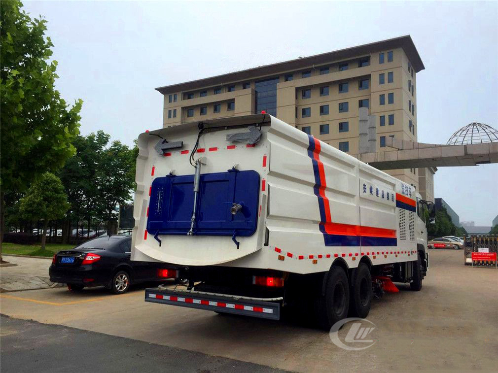 東風天龍后雙橋洗掃車13立方水/9立方塵