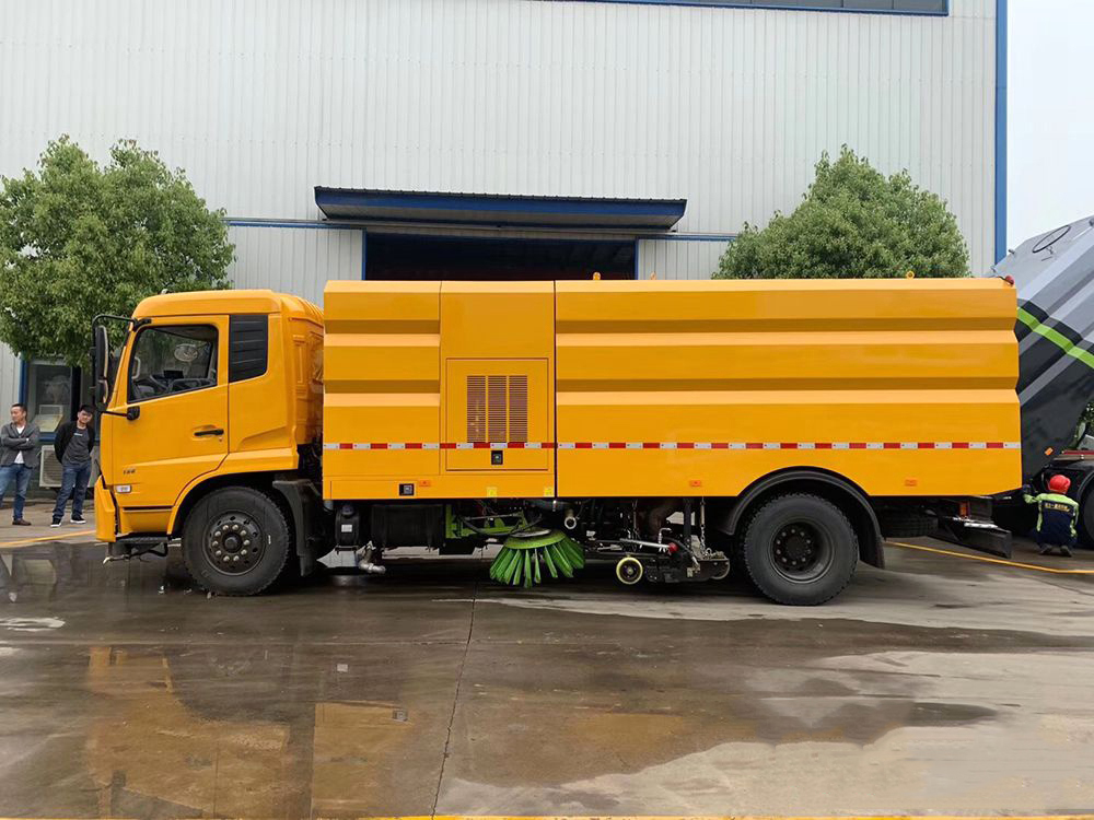 東風(fēng)天錦洗掃車9立方水/7立方塵