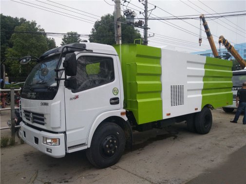 東風(fēng)D7吸塵車1.5立方水/6立方塵