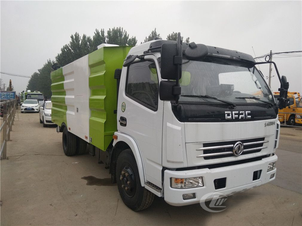 東風(fēng)D7吸塵車1.5立方水/6立方塵