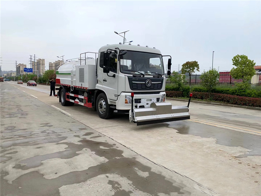 東風(fēng)天錦8立方路面清洗車