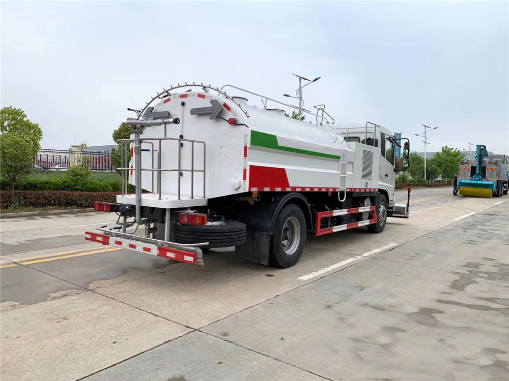 東風(fēng)天錦8立方路面清洗車