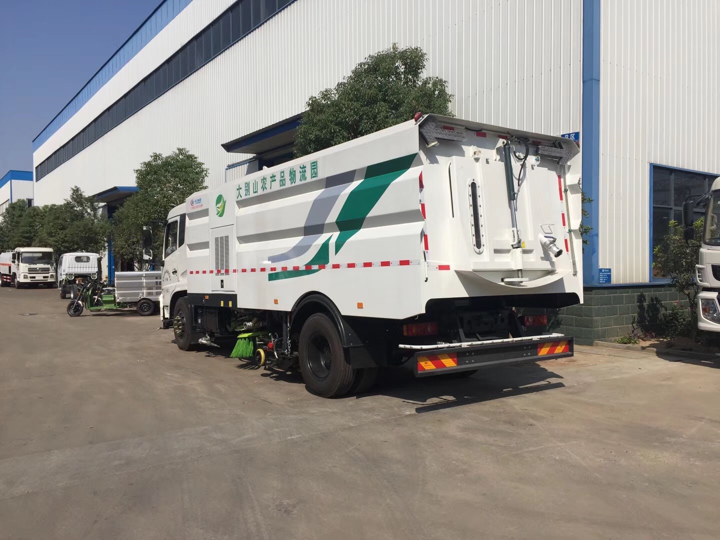 東風(fēng)天錦洗掃車7立方塵箱/8.5立方水箱