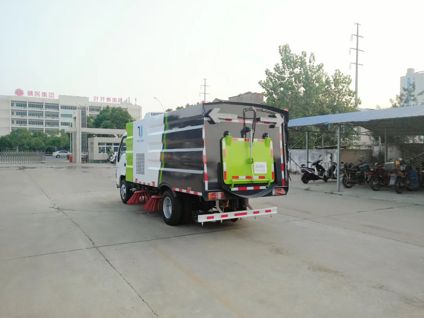 五十鈴掃路車4立方塵箱/1.5立方水箱