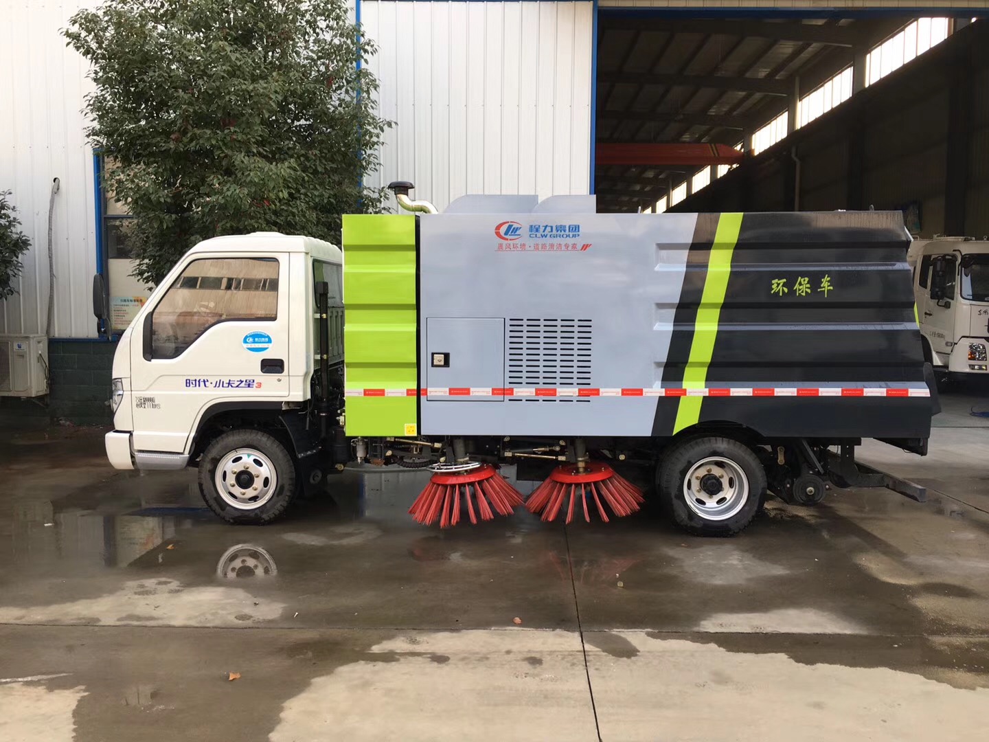 福田小卡時(shí)代掃路車3立方塵箱/1.54立方水箱