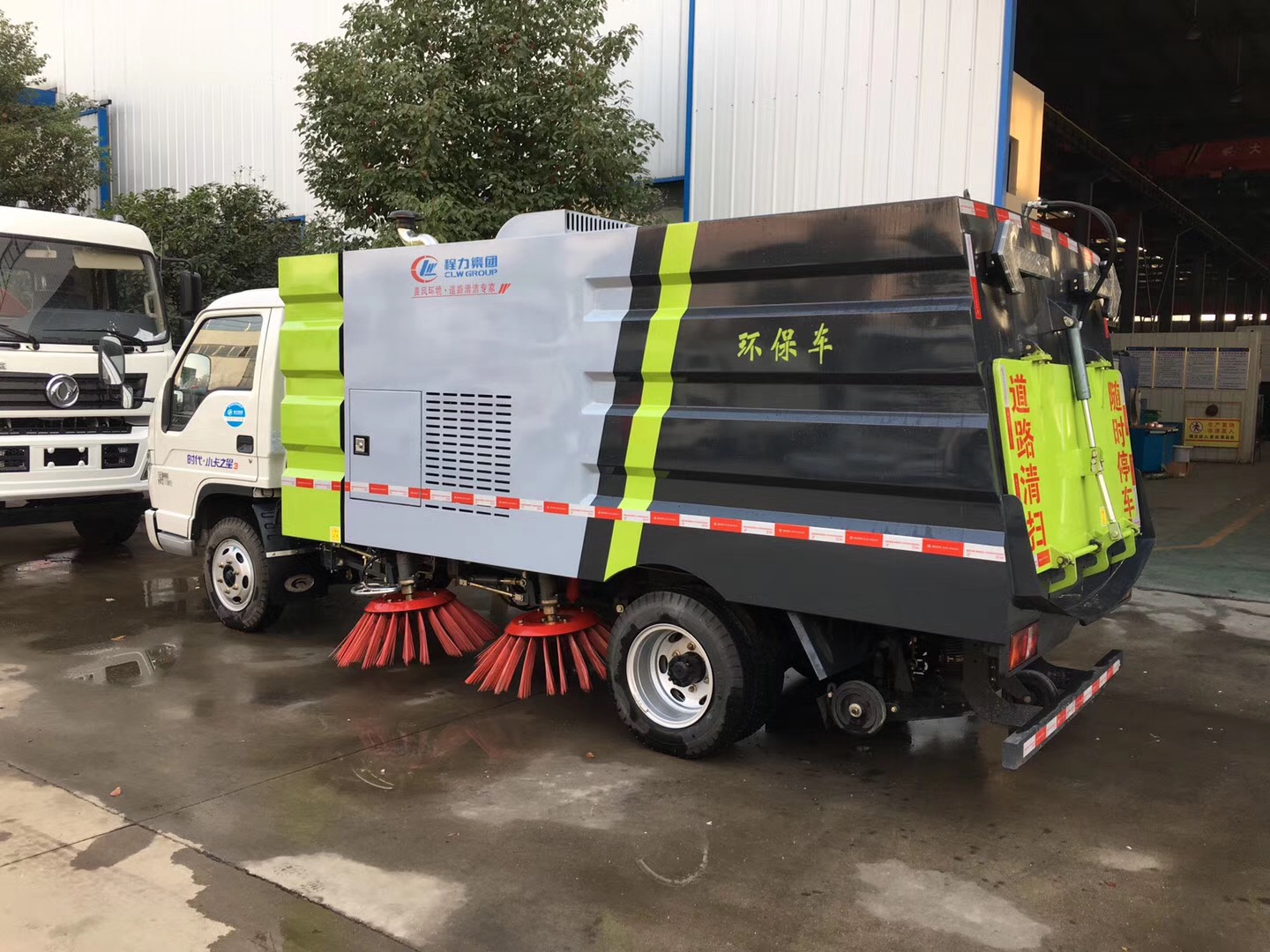 福田小卡時(shí)代掃路車3立方塵箱/1.54立方水箱