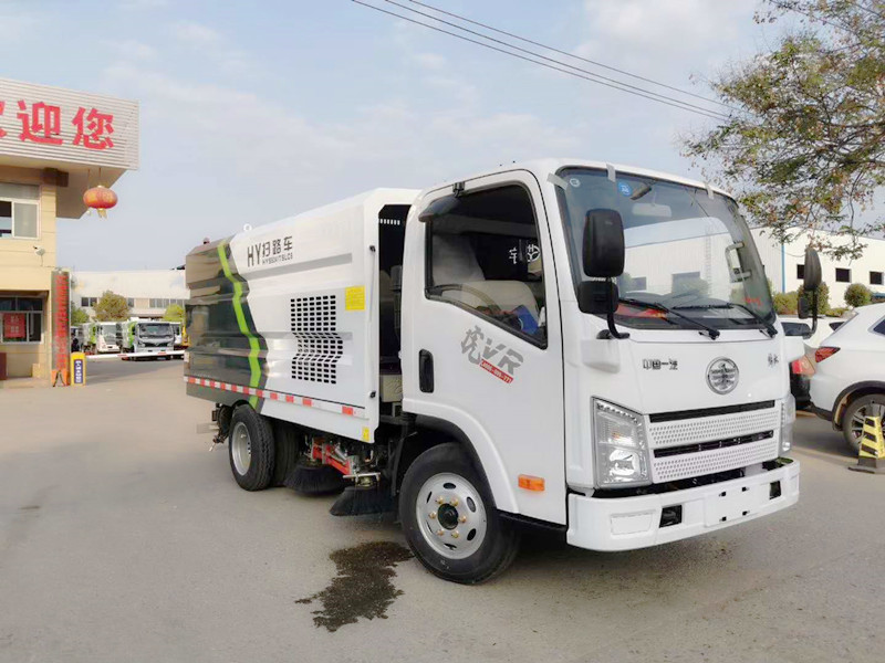 解放藍牌掃路車3立方塵箱 /0.8立方水箱