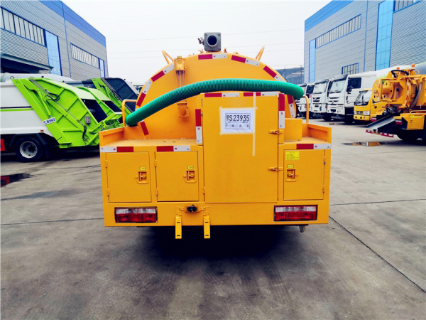 東風(fēng)小多利卡清洗吸糞車
