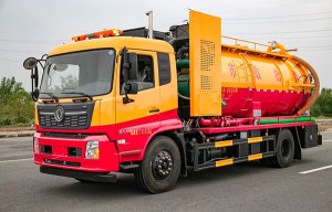 東風(fēng)天錦帶副發(fā)抽淤泥河道清理車