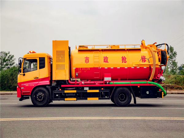 東風(fēng)天錦帶副發(fā)抽淤泥河道清理車(chē)
