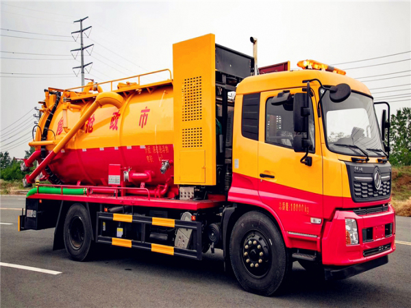 東風(fēng)天錦帶副發(fā)抽淤泥河道清理車(chē)